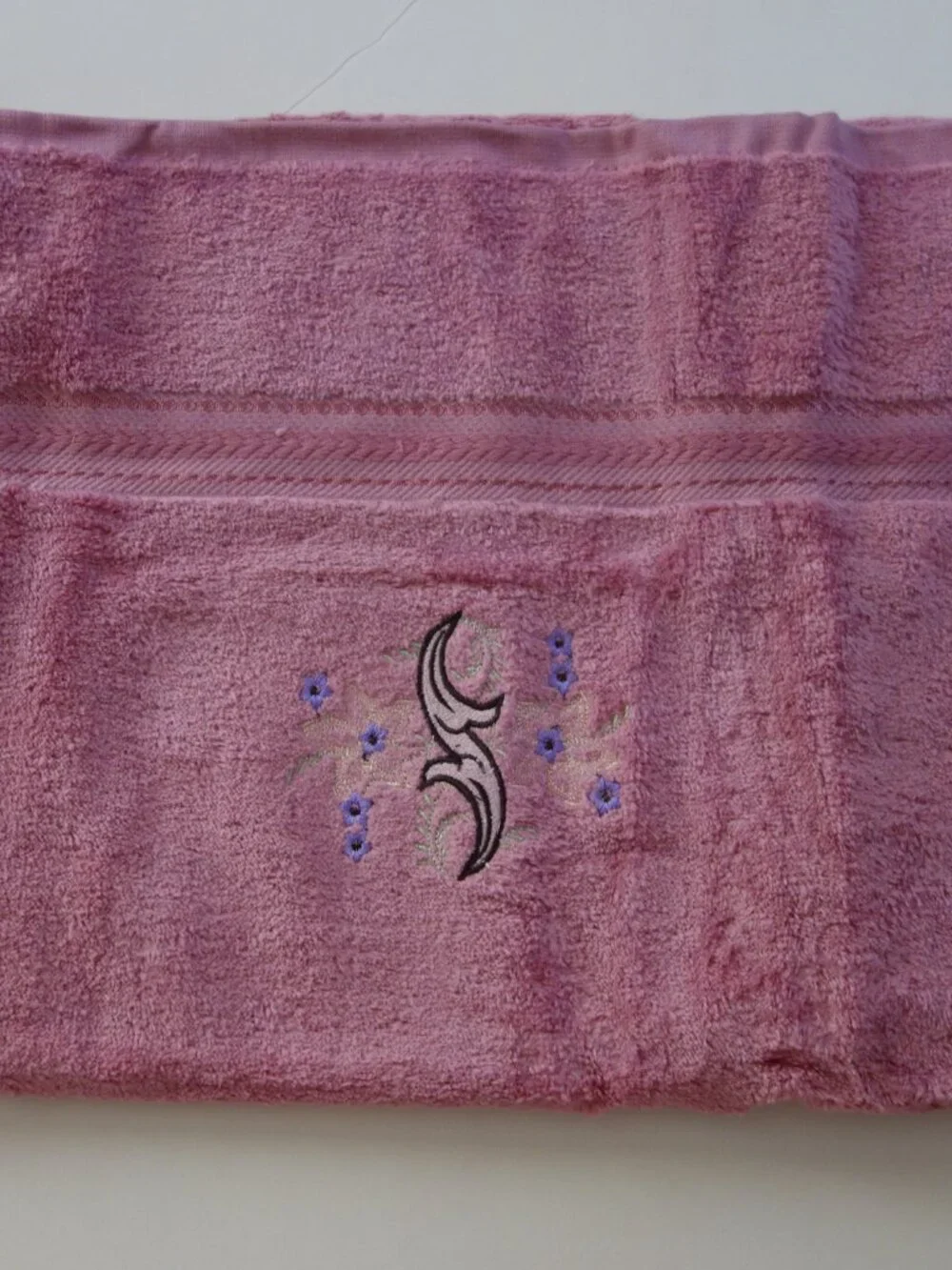 Silky Touch 100% Cotton Rose Pink/Purple Embroidery Bath Towel 24